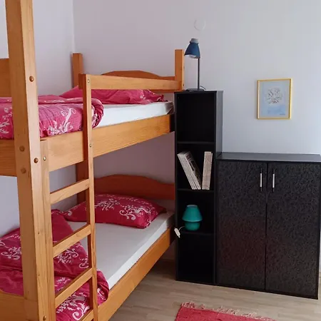 Sobe Tanja Lägenhet Podbrdo